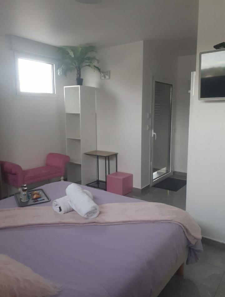 Love Room Douceur Tremblay-en-France Exterior foto